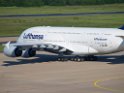 Lufthansa Airbus A 380 zu Besuch Flughafen Koeln Bonn P034